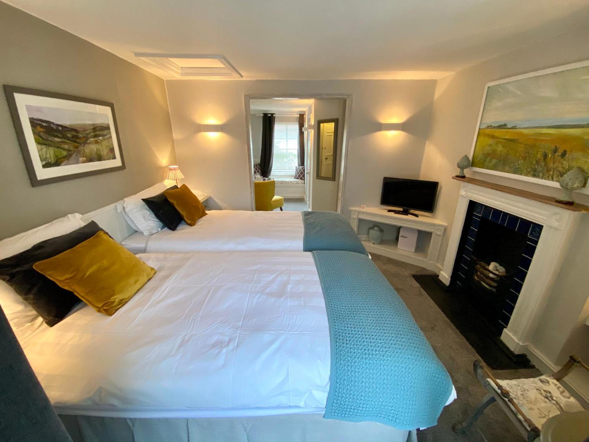 The Summer House Penzance Room photo