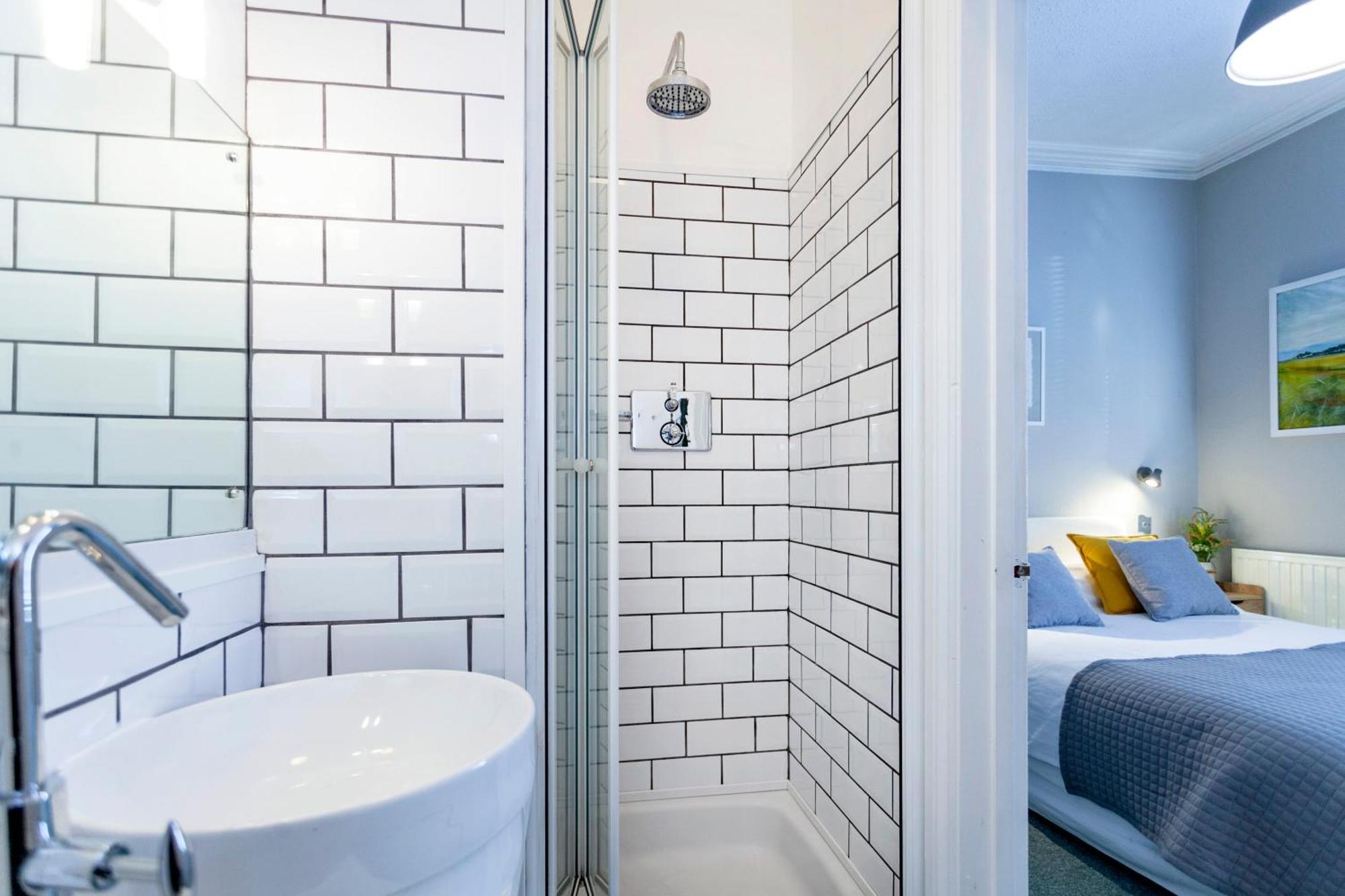 The Summer House Penzance Room photo