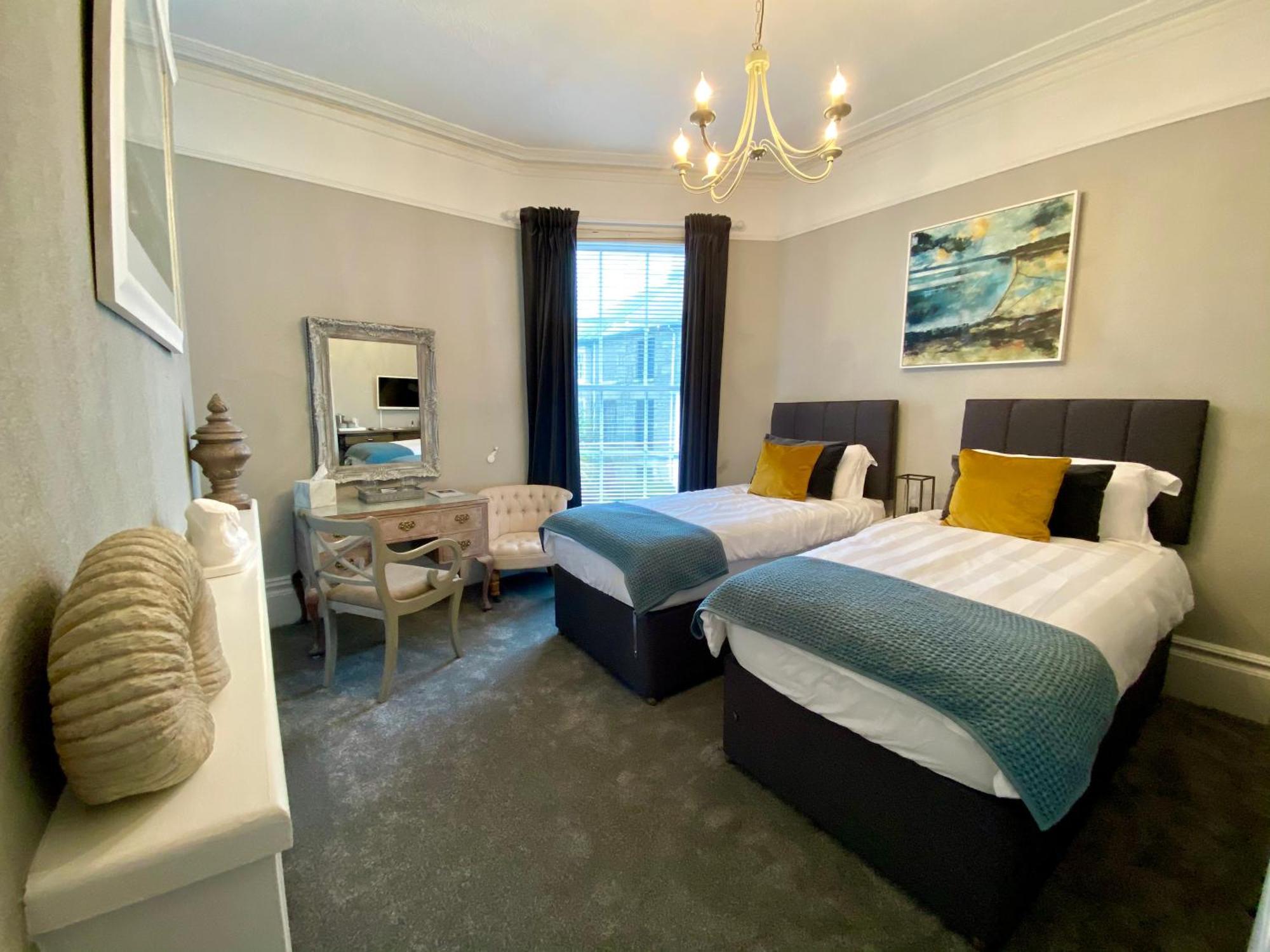 The Summer House Penzance Room photo